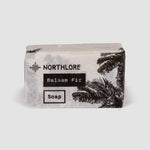 Devant de l’emballage du savon où on peut lire « Northlore ». « Balsam Fir » et « Soap ».